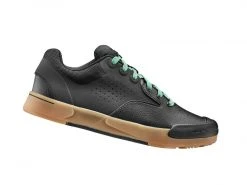 LIV Women's Shuttle Flat Footwear
