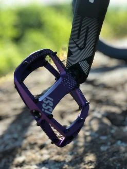 Bike Accessories ISSi Stomp Pedals - Platform, Aluminum, 9/16